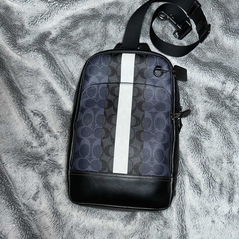 Coach Graham Pack In Blocked Signature Canvas With Varsity Stripe - Picture 3 of 7